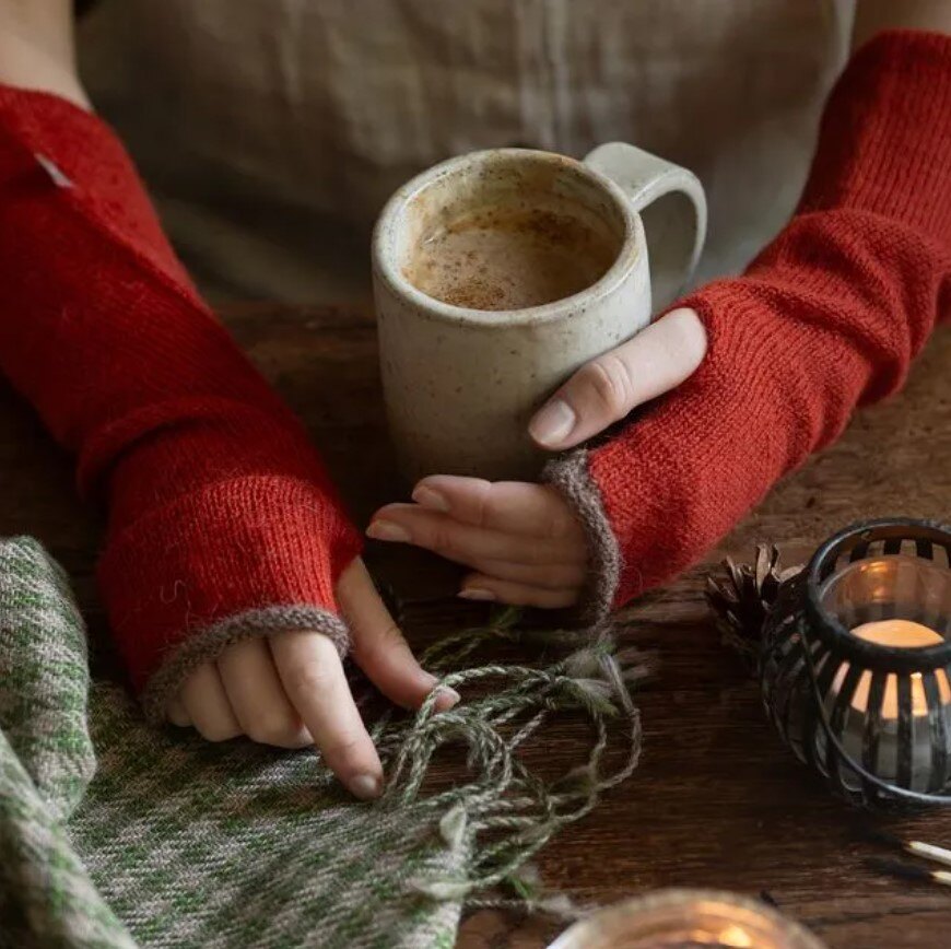 knitted-fingerless-gloves