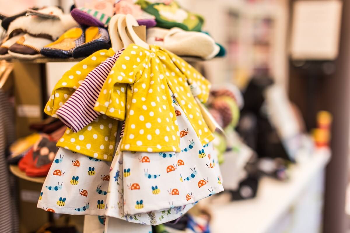 How to Buy Wholesale for Resale: Marketplaces, Trade Shows & More