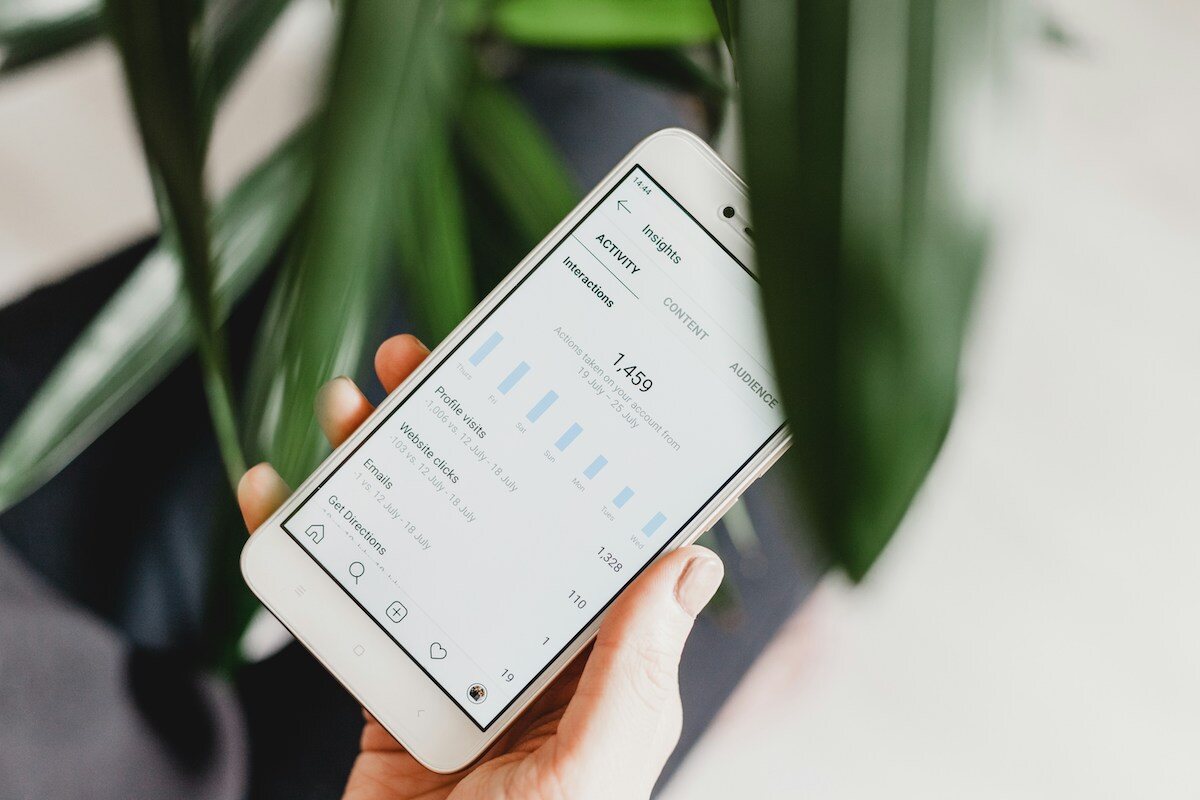 15 Small Business Instagram Tips for Growth (with Examples)